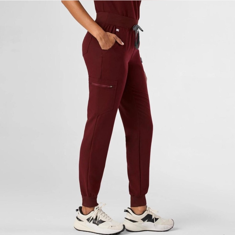 Figs Maroon Scrub Set